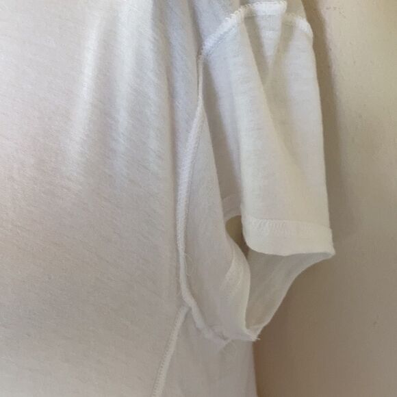 We The Free white raw edge loose top XS runs Big - Picture 11 of 16